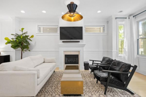 Luxe SFH Bucktown Retreat with Garage Parking